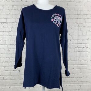 Crown & Ivy 3/4 Raw Edge Ellie Sweeper Top Navy M